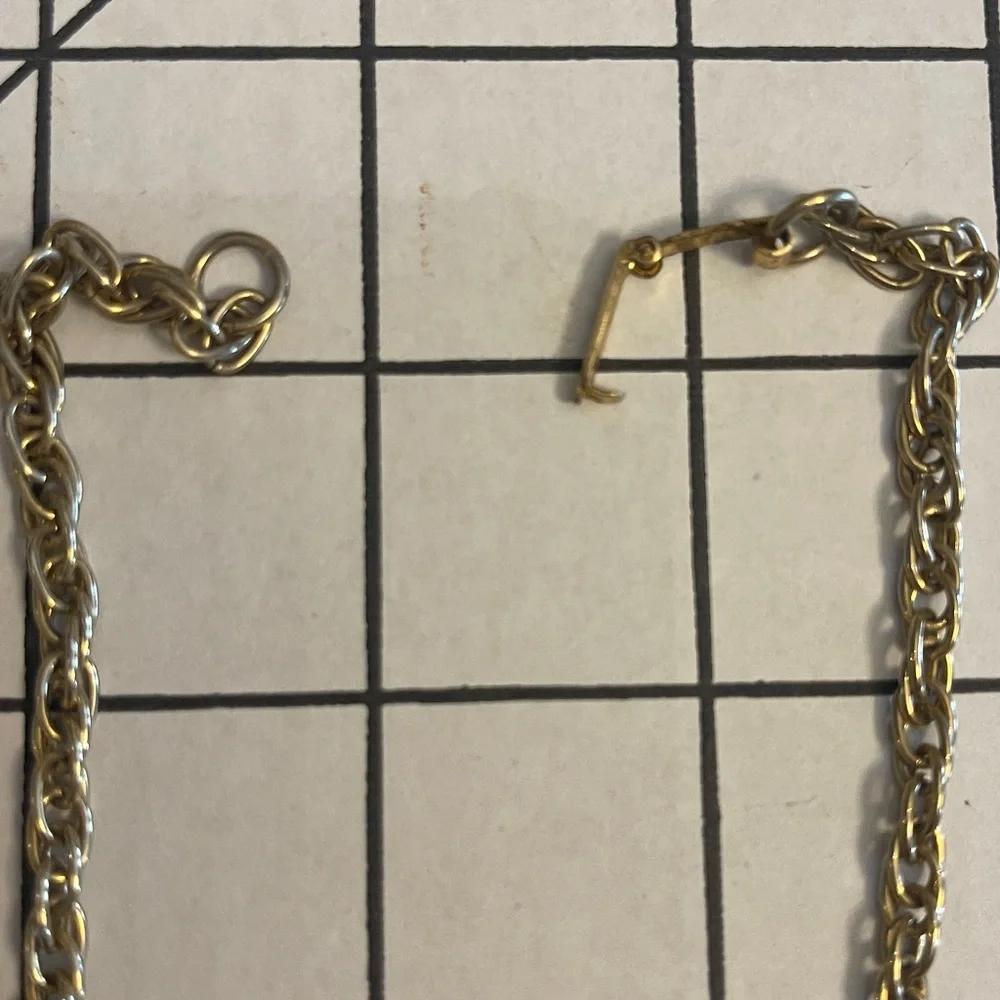 Mickey & Minnie Mouse kissing necklace 1970 -Walt Disney Collections 16 in chain
